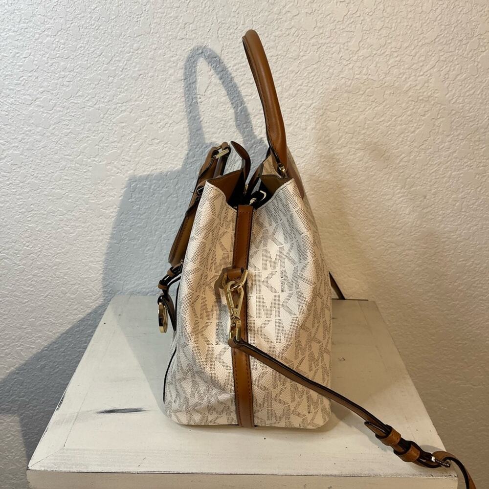 Michael Kors Greenwich large vanilla MK logo handbag crossbody Casual Office - Picture 3 of 12